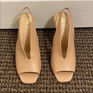 NEVER WORN Vince Camuto Saisha Sandal